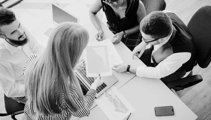 Como abrir uma marca em 2026 com pouco dinheiro